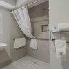 Отель Quality Inn & Suites, фото 8