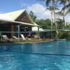 Отель Dunk Island View Caravan Park в Вонгалинг Бич