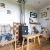 Отель Peat Gate Shepherd's Hut, фото 8