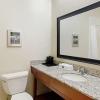 Отель QUALITY INN & SUITES NEAR TANGER OUTLET MALL, фото 8