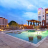 Отель ASK FOR Discount-2br Historic Brick Getaway Wifi, фото 16