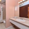 Отель Canadas Best Value Inn & Suites Castlegar, фото 6