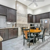 Отель Luxury 4BR condo in Downtown by Hosteeva, фото 5