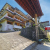 Отель OYO 90382 Hotel Sarah Sukabumi, фото 2