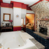 Отель Gold Mountain Manor Bed and Breakfast, фото 9