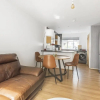 Отель Entire Home - Cosy 3 Bedroom House Close to Levenshulme Station 13 Mins to Manchester City Centre, фото 13