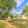 Отель Lovely Tomball Home < 1 Mi to Dtwn + Pool Access!, фото 19