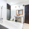 Отель SMV . 10-BR · 10BR Pool Prime Area Walk to Beach and Shops, фото 5