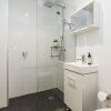 Отель Queen Bed With Private Bathroom In Redfern Apt, фото 8
