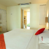 Отель RedDoorz Plus near Kuta Square, фото 3