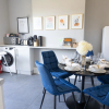 Отель Spacious 2 Bed Apt Sleeps 5 Relocation Kent, фото 13