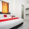 Отель RedDoorz near Balai Kota Surabaya, фото 7