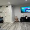 Отель Luxurious & Spacious Townhouse in Prime Location, фото 13