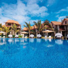Отель Crystals Beach Resort Belle Mare, a member of Radisson Individuals, фото 14