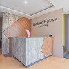 Отель Harry House Guest House by RedDoorz, фото 2