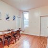 Отель Comfy Bayonne Townhome ~ 11 Mi to NYC Attractions, фото 10