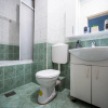 Отель Bright and Modern 1bdr Apartment in the Center, фото 6