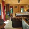 Отель Owl Lodge With Hot Tub and Massage Treatments, фото 3