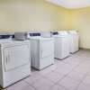 Отель Days Inn & Suites by Wyndham Williamsburg Colonial, фото 16