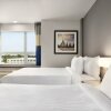 Отель Microtel Inn & Suites By Wyndham Boisbriand в Буабрьян