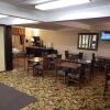 Отель Coratel Inn & Suites Mankato, фото 16