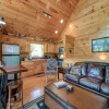 Отель Artistic Mountain 2 Bedroom Home with Hot Tub, фото 10