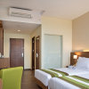 Отель Grand Whiz Hotel Poins Simatupang Jakarta, фото 3