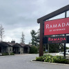 Отель Ramada by Wyndham Ottawa On The Rideau в Оттаве