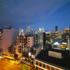Отель City Penthouse Views Wine Pool Gym Netflix, фото 1