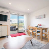 Отель Schnapper Rock Brand New 2 Bedrooms Unit, фото 6