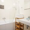 Отель Charming Two-Bedroom Apartment Next To The Emmaus Abbey, фото 46