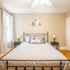 Отель Cozy 5 Bedroom House in Downtown Toronto, фото 15