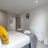 Отель Remarkable 2-bed Apartment in Camberley, фото 5