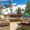 Отель Bronson by AvantStay   Sleeps 17! On the Slopes! Squaw Valley w/Hot Tub&Fire Pit, фото 8