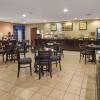 Отель SureStay Plus Hotel by Best Western Roanoke Rapids I-95, фото 27