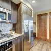 Отель Updated 1 Bedroom Condo on Peak 8 1 Condo, фото 11