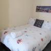 Отель Spacious Apartment Heaton, фото 2