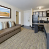 Отель Candlewood Suites Market Center, an IHG Hotel, фото 5
