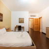 Отель Spacious Seafront APT with Living, Sofa, WIFI & AC by 360 Estates, фото 5
