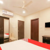Отель OYO 14266 Flagship Serilingampally, фото 17