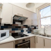 Отель Spacious 1BR Flat With View in Edinburgh -sleeps 4, фото 4
