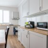 Отель Fm Deluxe 2 Bdr Apartment Bright And Cozy, фото 9