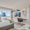 Отель Exquisite Apartment in Mouille Point near to Golf Course, фото 21