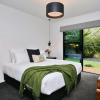 Отель Bridle Path Retreat - Christchurch Holiday Homes, фото 28