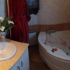 Отель Helen's family home, фото 5