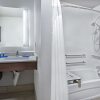 Отель Holiday Inn Express & Suites Bryan, фото 10