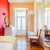 Отель Bright & Beautiful Top Floor Graça Flat, фото 15