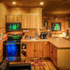 Отель Bear Creek Lodge and Cabins in Helen Ga - Pet Friendly, River on Property, Walking Distance to downt, фото 39