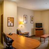 Отель Candlewood Suites Airport, an IHG Hotel, фото 5