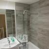 Отель 3-bed House in Stoke-on-trent Free Sky Free Wifi, фото 7